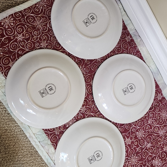 Vintage Certified International Set 4 Holiday Plates and 4 Christmas Santa Mugs - Picture 11 of 16